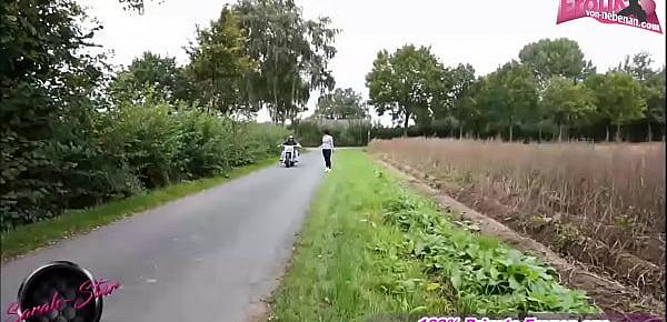 Deutsche Rocker Frau bekommt Creampie auf dem Motorrad